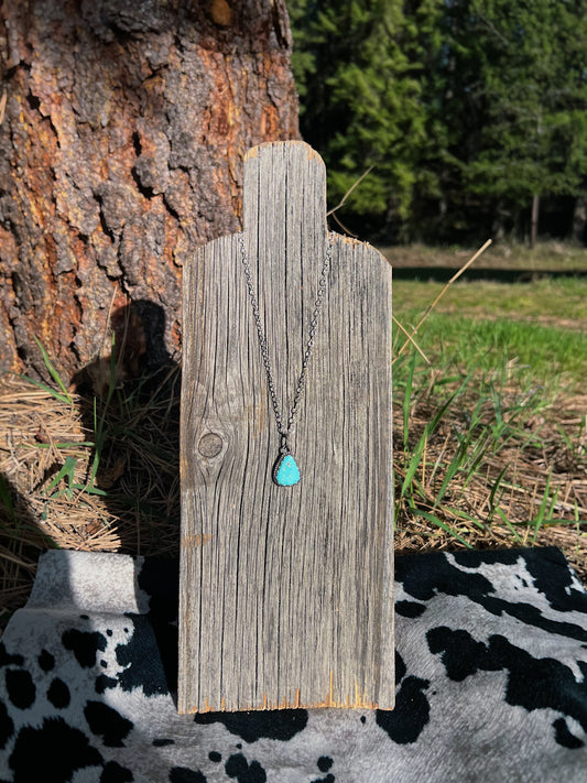 Ocean Blues Teardrop Neckaces